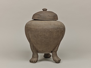 獣脚付骨蔵器