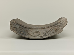 均整忍冬唐草文軒平瓦