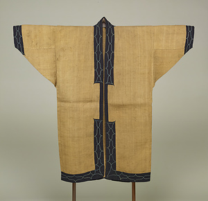 アットゥシ（樹皮衣）