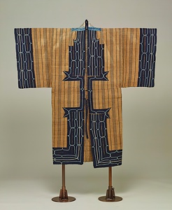 アットゥシ（樹皮衣）