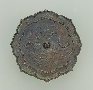 瑞花双鳳文八稜鏡