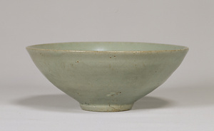 青磁印花牡丹文鉢