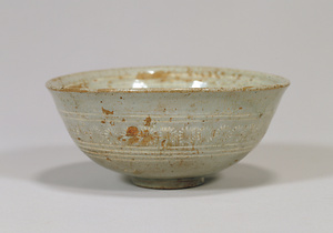 粉青印花菊花文鉢