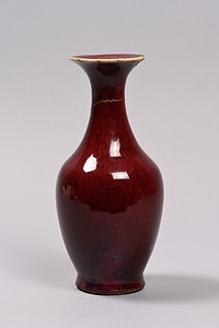 紅釉瓶