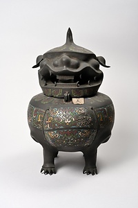 銅胎七宝獅子香炉