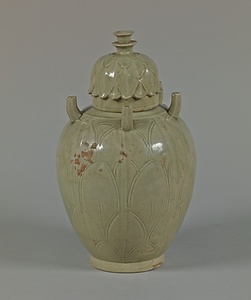 青磁刻花蓮弁文多嘴壺