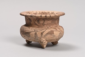 流泥文三足香炉