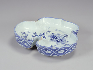 古染付桃樹雲龍図州浜形皿