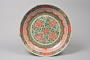 五彩花卉文大皿