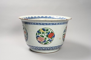 五彩花卉文花盆