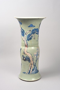 青磁青花釉裏紅松馬文尊形瓶