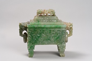 獣面彫翡翠香炉
