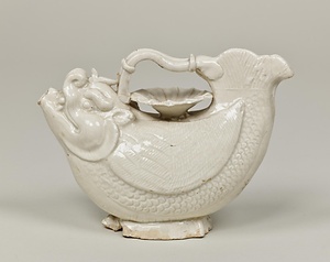 白磁鯱形水注