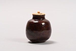 褐釉茶入