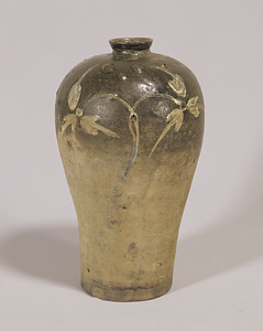 青磁鉄地象嵌参葉文瓶