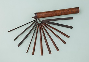 文字ヲ記セル竹筒及竹籤