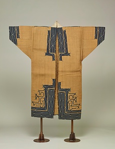 アットゥシ（樹皮衣）