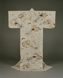 単衣 白絹縮地雲花車蝶模様