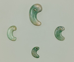 硬玉勾玉