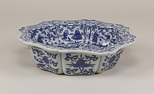 青花人物図面盆