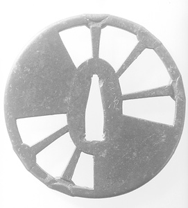 丸形透鉄鐔 銘忠次