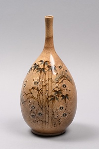 染付銹絵松竹梅文瓶