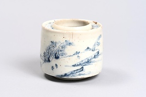 染付山水図盃台