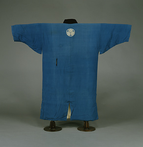 鎧下着 縹縮緬無地（三つ葉葵紋付）