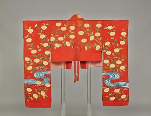 襦袢 紅縮緬地流水山吹模様