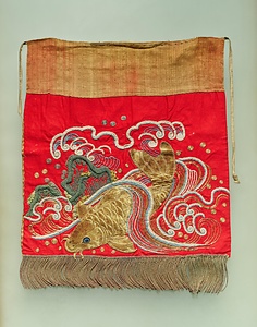 さがり 緋羅紗地波鯉模様