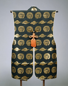 陣羽織 紺地龍丸雲模様金襴