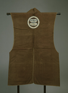 陣羽織 紫呉絽服連無地（鷹羽柏葉紋付）