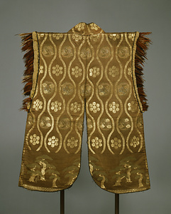 陣羽織 茶地立涌梅鉢雲龍丸松模様錦