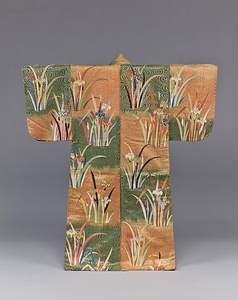 唐織 紅萌葱段流水に杜若模様