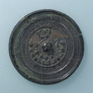 三角縁陳氏作銘六神三獣鏡