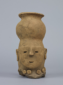 埴輪 頭に壺を載せる女子頭部