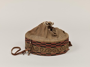 トナカイ皮製容器