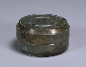 響銅人物禽獣文合子