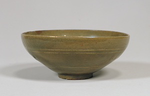 青磁象嵌雲鳳文鉢