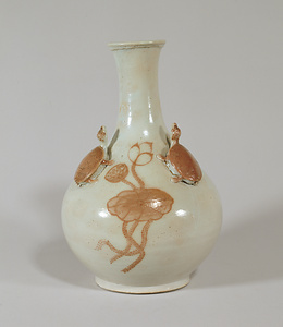 辰砂蓮花文亀付瓶