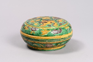 三彩獅子文合子