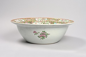 粉彩花鳥人物図鉢