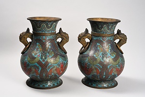 銅胎七宝螭耳壺