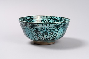 翡翠釉黒彩草花文鉢