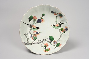 五彩花鳥文輪花皿