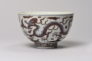 紫彩龍文碗