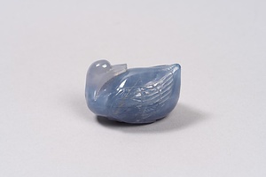 青瑪瑙鵞鳥形置物