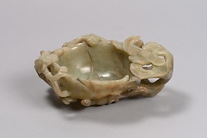 螭花形青玉筆洗