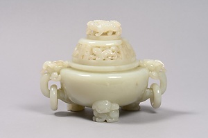 獅子鈕龍耳白玉香炉