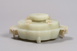 海棠形蝶耳白玉合子